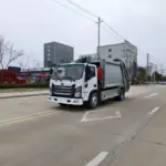 楚风 8-9立方米电动压缩式垃圾车(左前视图)
