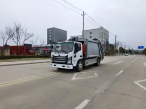 楚风 8-9立方米电动压缩式垃圾车（左前视图）