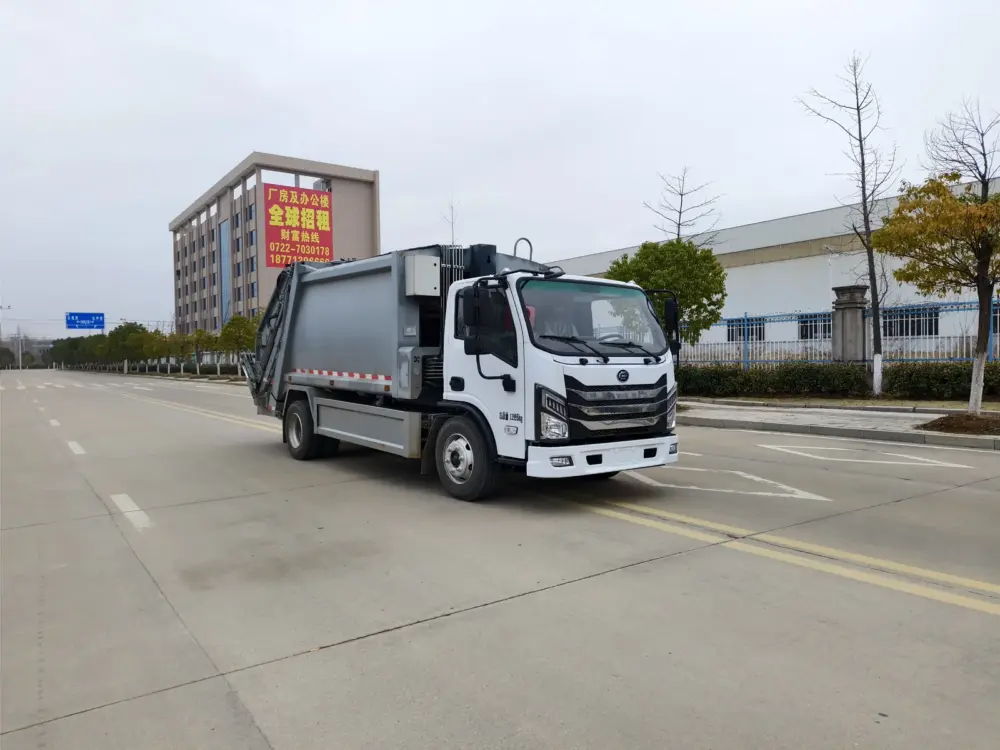 楚风 8-9立方米电动压缩式垃圾车(右前视图) 楚风 8-9立方米电动压缩式垃圾车(右前视图)