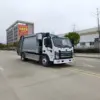 楚风 8-9立方米电动压缩式垃圾车(右前视图) 楚风 8-9立方米电动压缩式垃圾车(右前视图)