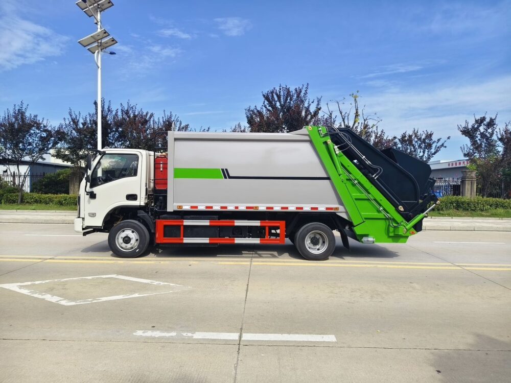 02-dongfeng-tuoxing-11cbm-electric-compactor-truck-left-side 东风拓行11方纯电动压缩式垃圾车