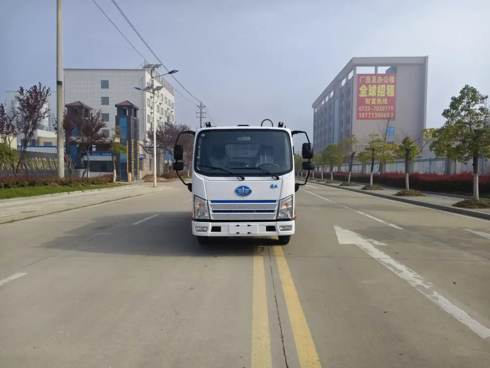 02-jiefang-hu-vr-7cbm-electric-compactor-truck-front 解放虎VR纯电7方压缩式垃圾车正面图