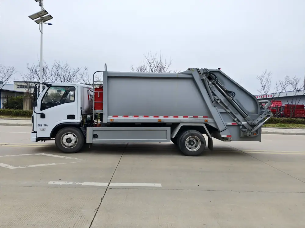 03-chufeng-8-9cbm-electric-compactor-truck-left-side 楚风8-9方纯电动压缩式垃圾车