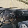 06-dongfeng-tuoxing-11cbm-electric-compactor-truck-cab-interior 东风拓行11方纯电动压缩式垃圾车