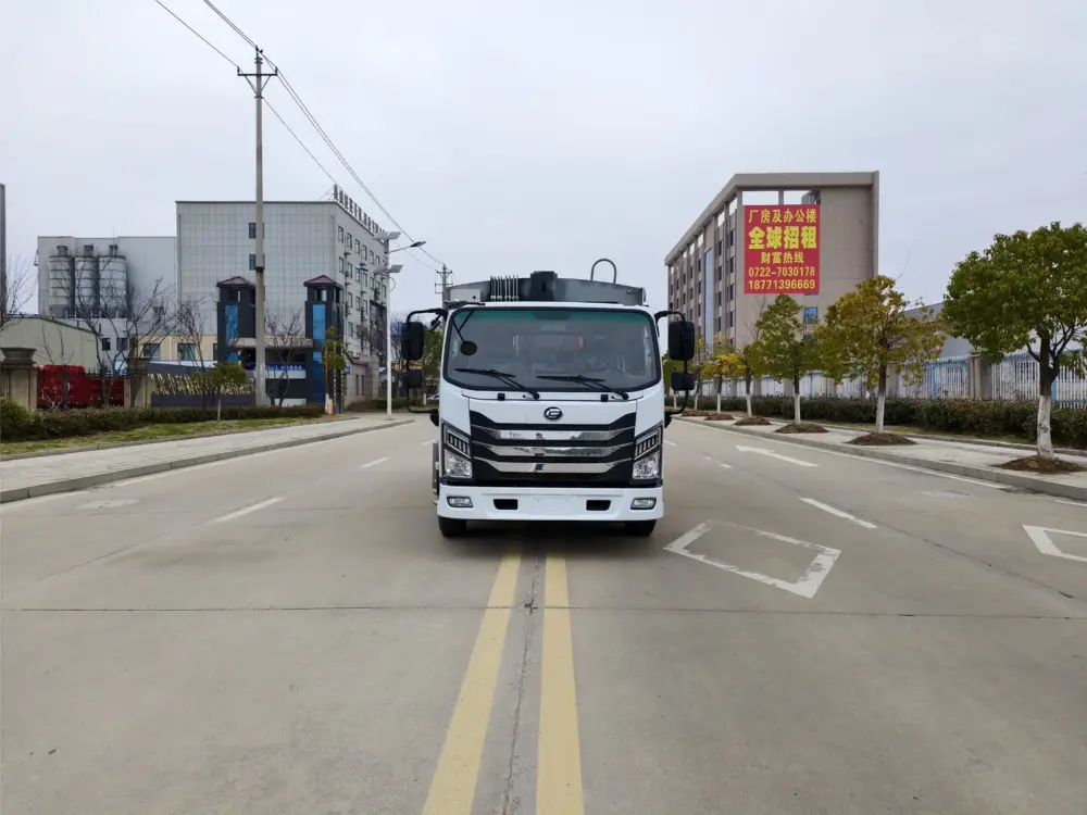 07-chufeng-8-9cbm-electric-compactor-truck-front 楚风8-9方纯电动压缩式垃圾车