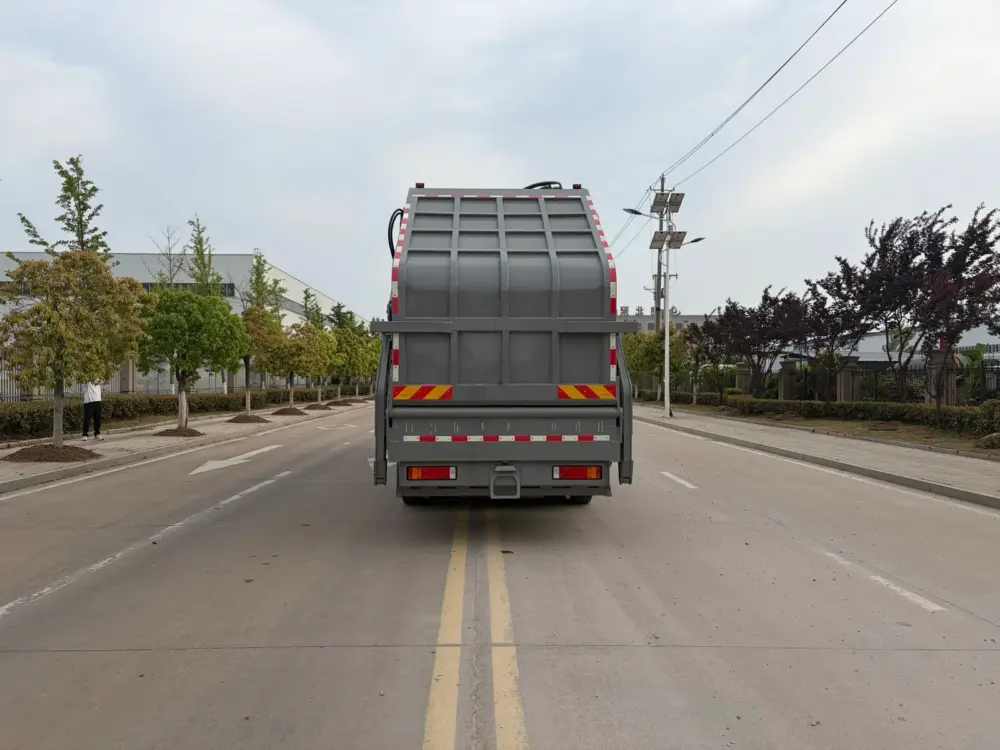dongfeng-xinqi-d7-40cbm-compactor-truck-rear-01 东风新汽D7前四后八40方压缩式垃圾车
