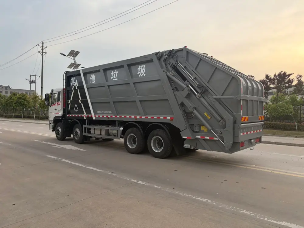 dongfeng-xinqi-d7-40cbm-compactor-truck-rear-left-01 东风新汽D7前四后八40方压缩式垃圾车