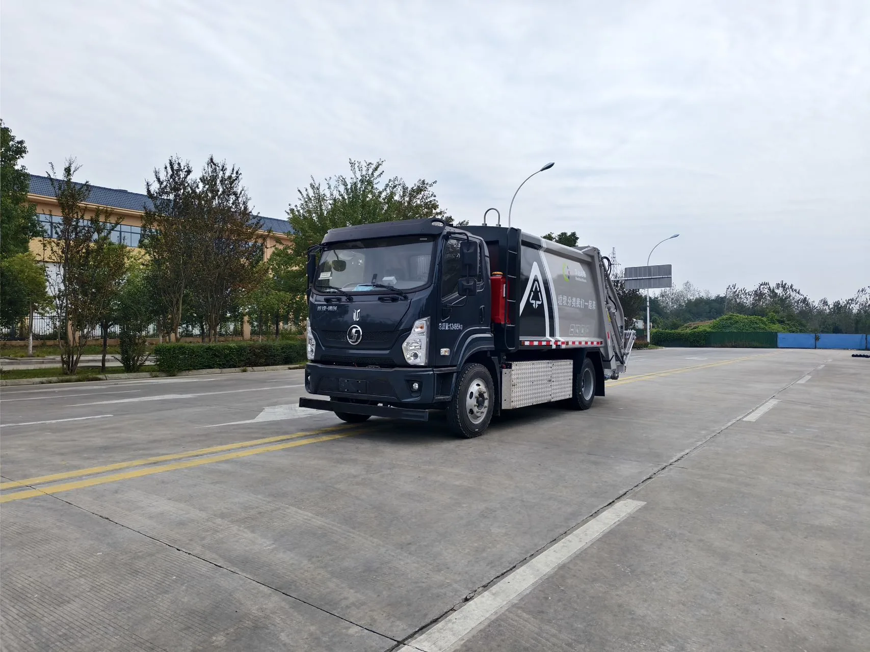 纯电动压缩式垃圾车怎么选?中诚智能汽车车型与配置说明 2 陕汽德创纯电动压缩垃圾车