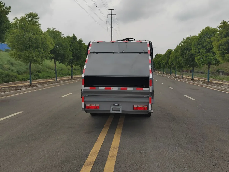 重汽王牌V10蓝牌纯电动6.5方压缩式垃圾车
