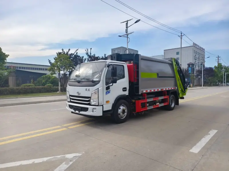 跃进麒麟X300纯电动8-10方压缩式垃圾车