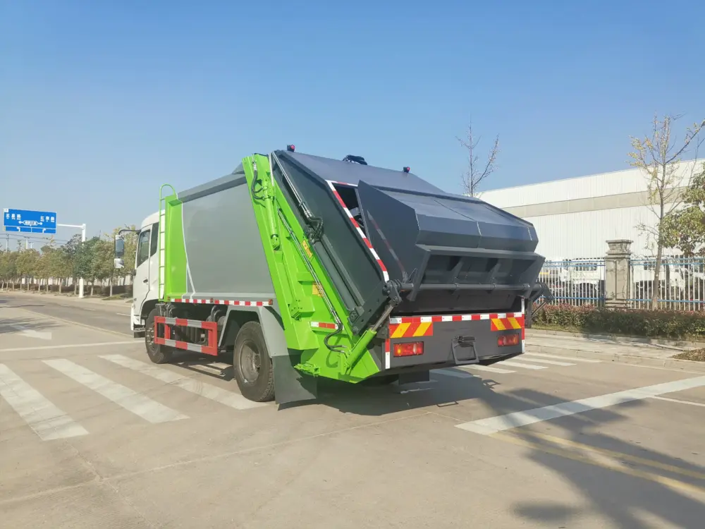 东风d9-12方-压缩式垃圾车-绿色涂装-后侧45度-01 东风D9 12方压缩式垃圾车