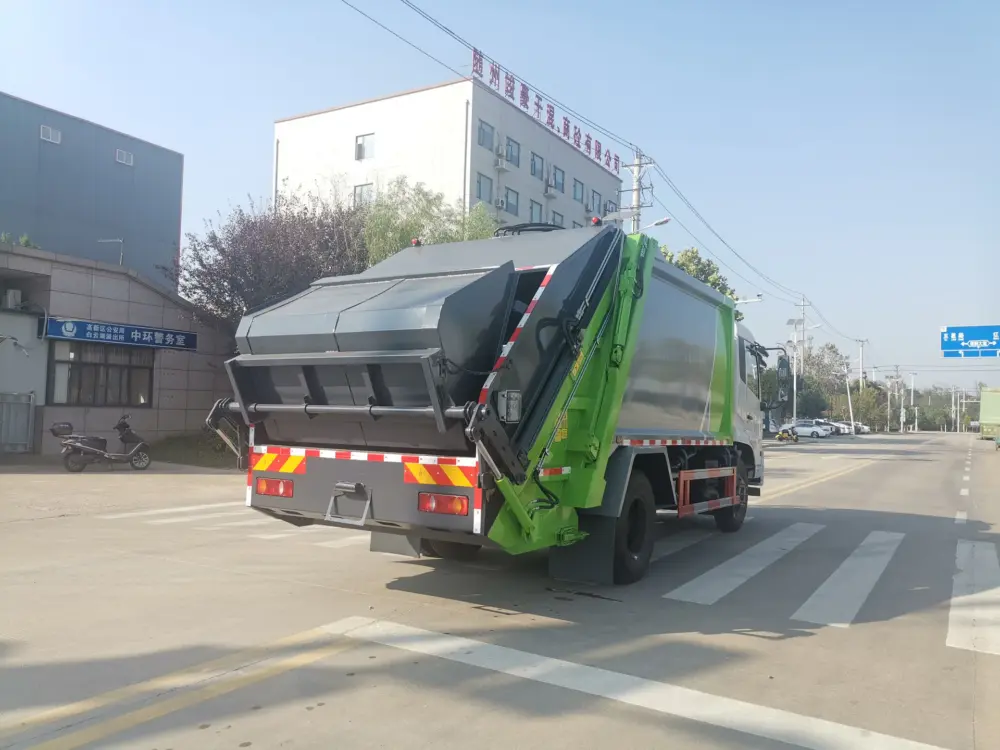 东风d9-12方-压缩式垃圾车-绿色涂装-后侧45度-02 东风D9 12方压缩式垃圾车