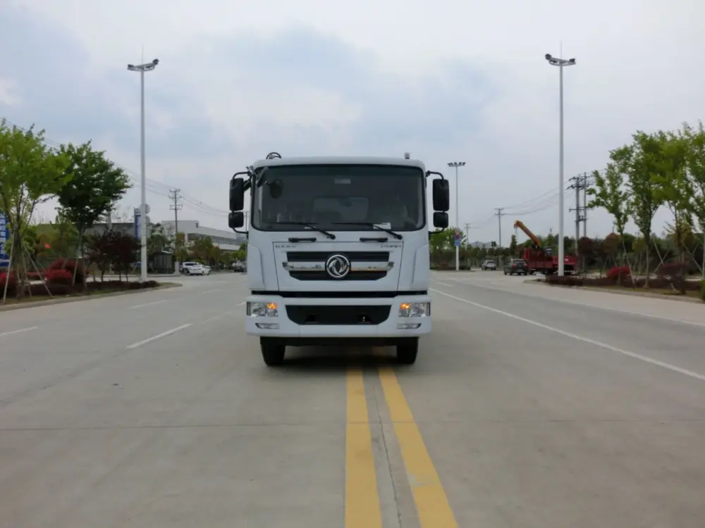 东风d9-12方-压缩式垃圾车-蓝色涂装-正前外观 东风D9 12方压缩式垃圾车