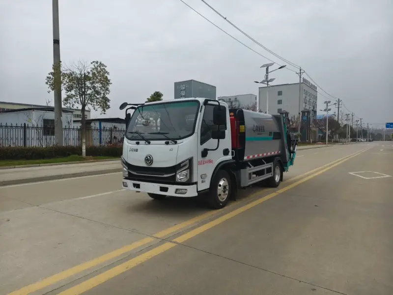 东风华神v3-压缩式垃圾车-前侧45度-01 东风华神v3-压缩式垃圾车-前侧45度-01
