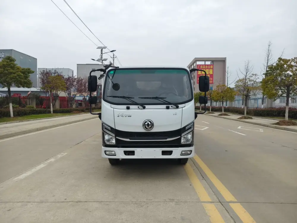 东风华神v3-压缩式垃圾车-正前外观 东风华神V3蓝牌6方压缩式垃圾车
