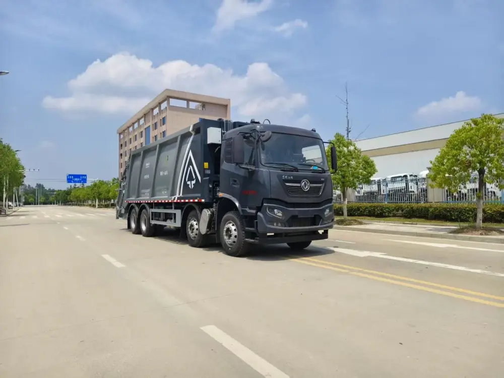 东风天锦-37方-压缩式垃圾车-前侧45度-02 东风天锦前四后八37方压缩式垃圾车