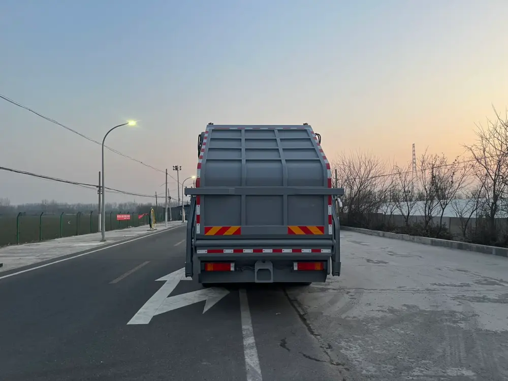 东风天龙后双桥23方压缩式垃圾车