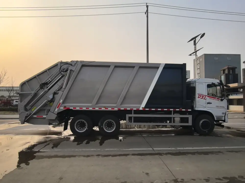 东风新汽d3l-后双桥26-28方-压缩式垃圾车-车身侧面-01 东风新汽D3L后双桥26-28方压缩式垃圾车