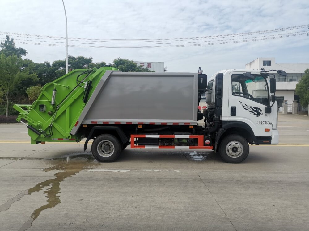 微信图片_20260928115334 重汽王牌V10 7方压缩式垃圾车
