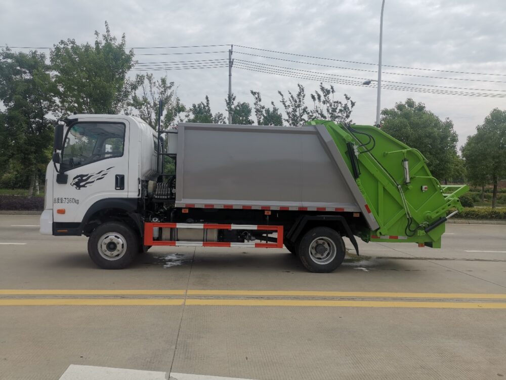 微信图片_20260928115337 重汽王牌V10 7方压缩式垃圾车