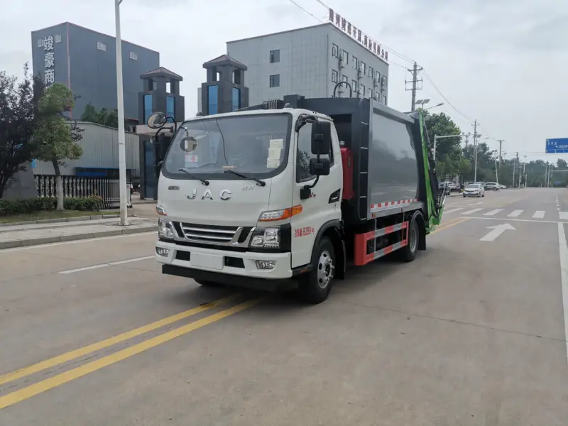 江淮骏铃v5-8方-压缩式垃圾车-前侧45度-01