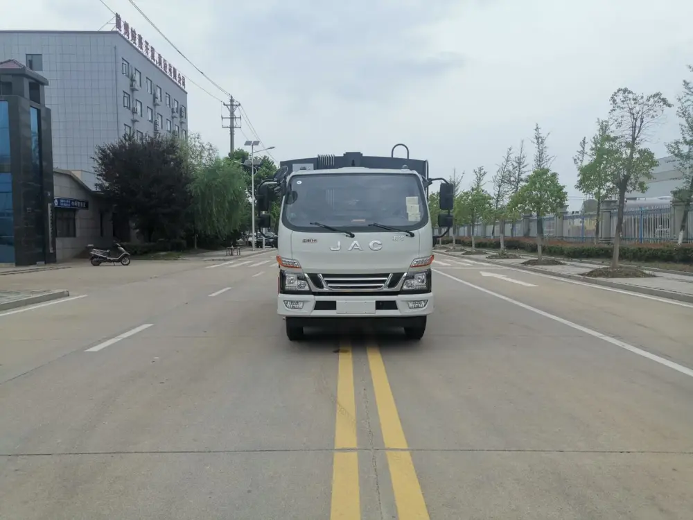 江淮骏铃v5-8方-压缩式垃圾车-正前外观 江淮骏铃V5 8方压缩式垃圾车