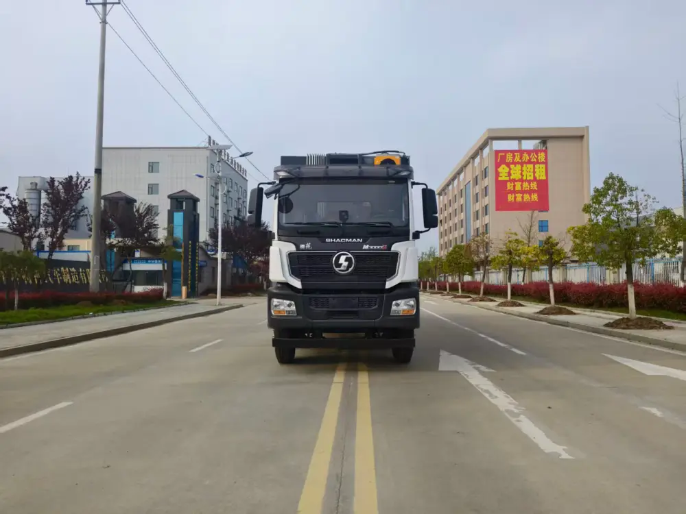 陕汽德龙-前四后八40方-压缩式垃圾车-正前外观 陕汽德龙M3000S前四后八40方压缩式垃圾车