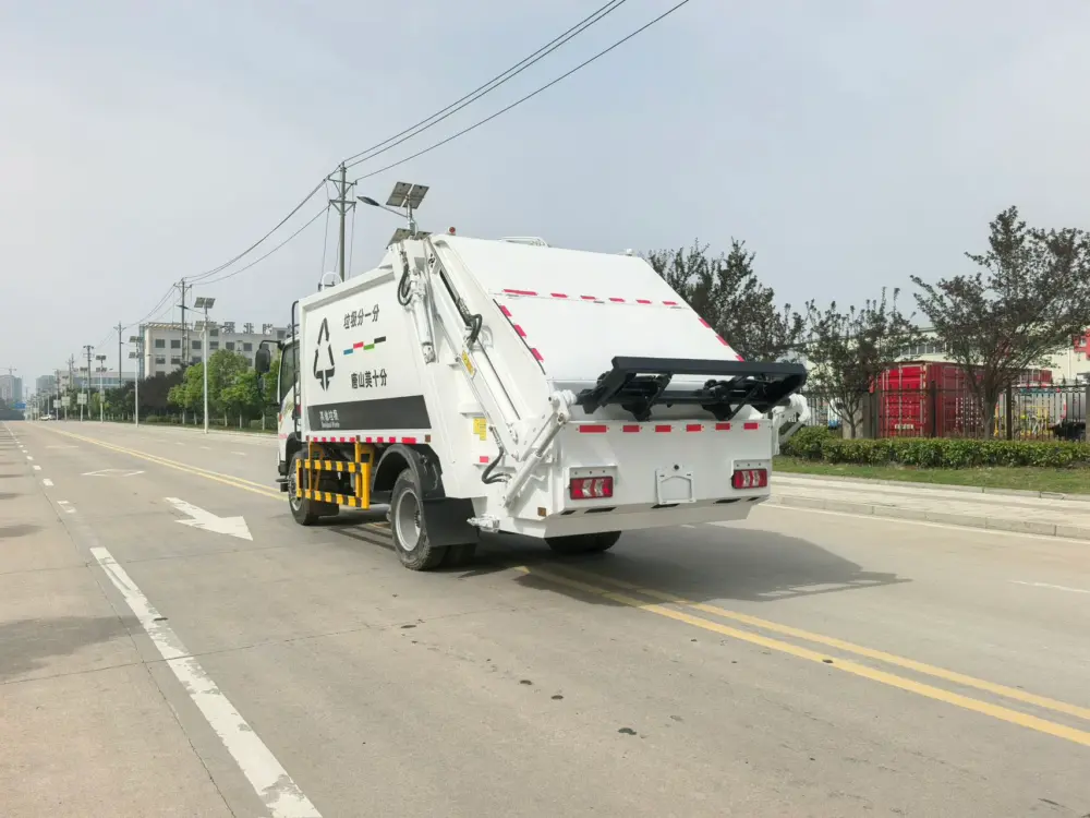 陕汽德龙g1-压缩式垃圾车-后侧45度-01 陕汽德龙G1 13方压缩式垃圾车